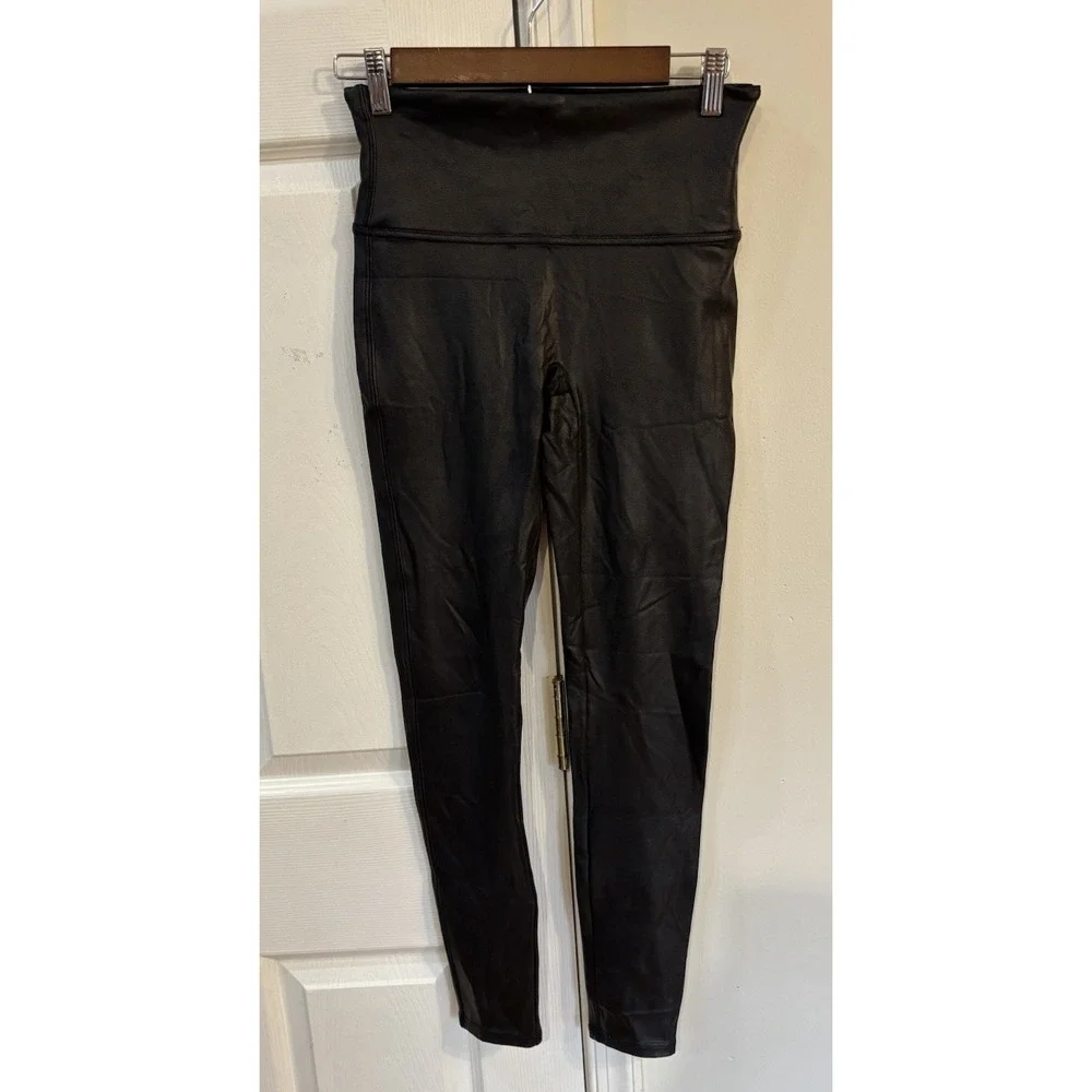 Spanx Black Faux‎ Leather Mid Rise Leggings Sz M 2437